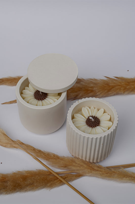 Daisy Candle Jar with scented soy wax